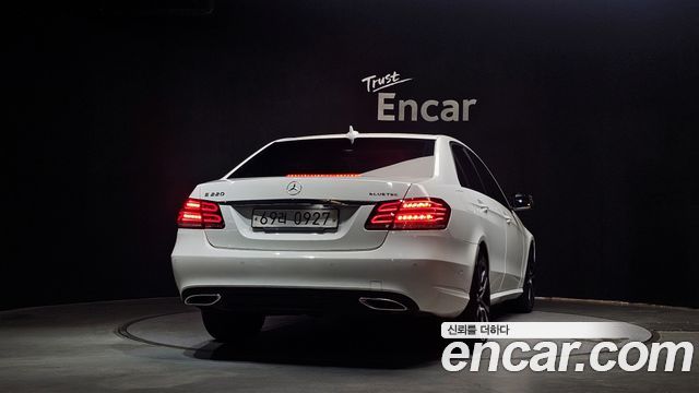 Mercedes-Benz E-Class E220 Bluetec Avantgarde Sport — пробег 87 170 км — фото 4 из 5