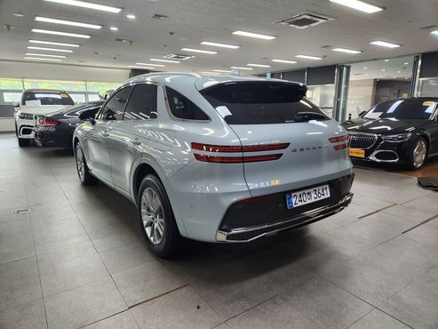 Genesis GV70 2.5T Gasoline 2WD — пробег 3 605 км — фото 2 из 5