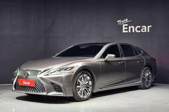 Lexus LS 3.5 Platinum AWD — пробег 185 227 км — фото 1 из 5