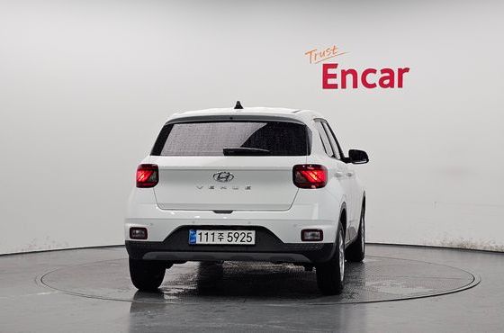Hyundai Venue 1,6 Premium — пробег 9 274 км — фото 4 из 5
