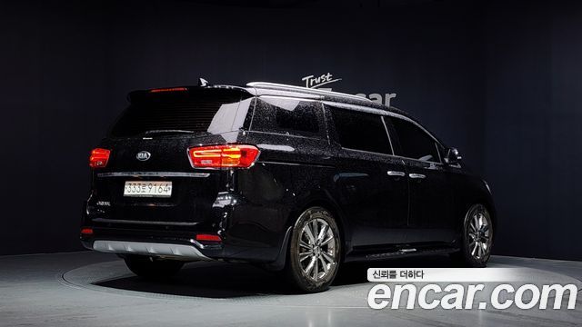 Kia Carnival из Кореи Encar