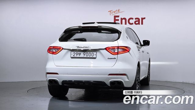 Maserati Levante 3.0 S AWD Premium — пробег 111 753 км — фото 4 из 5