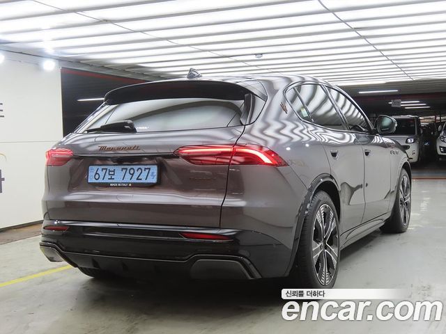 Maserati Grecale AWD Folgore — пробег 4 740 км — фото 4 из 5