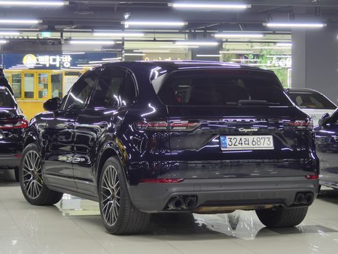 Porsche Cayenne 3.0 E-Hybrid — пробег 58 300 км — фото 3 из 5