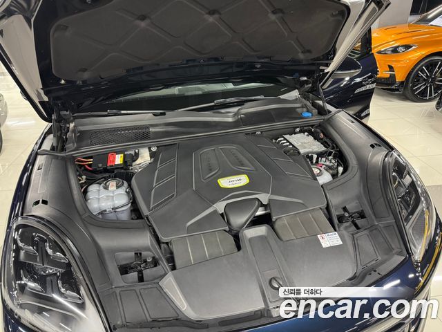 Porsche Cayenne 3.0 E-Hybrid — пробег 58 300 км — фото 5 из 5