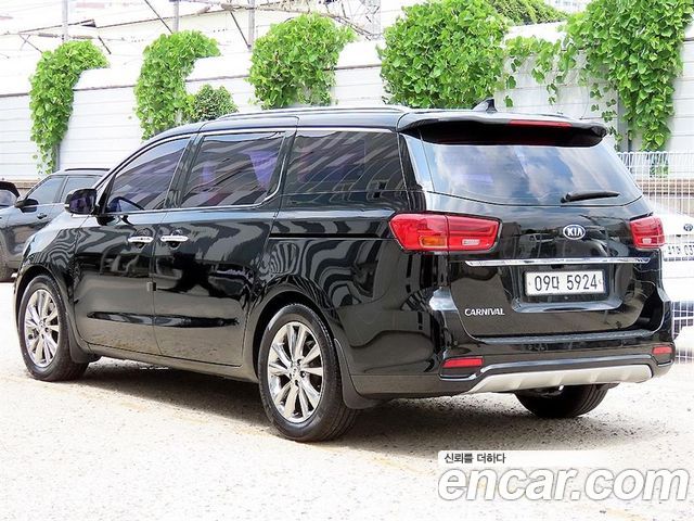Kia Carnival из Кореи Encar