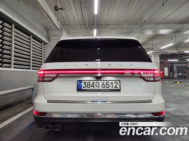Lincoln Aviator 3.0 Reserve  AWD — пробег 69 989 км — фото 4 из 5