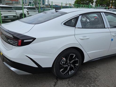 Hyundai Sonata 1.6 Turbo S — пробег 3 км — фото 2 из 5