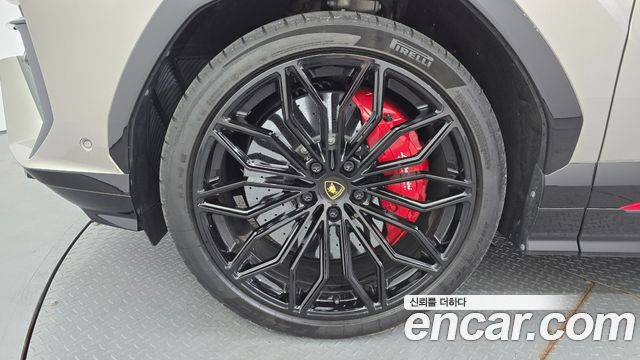 Lamborghini Urus из Кореи Encar