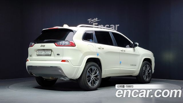 Jeep Cherokee 2.2 Diesel Overland 4WD — пробег 117 234 км — фото 2 из 5
