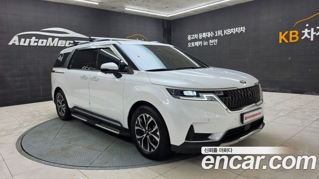 Kia Carnival 9-Seater Signature — пробег 22 260 км — фото 1 из 5