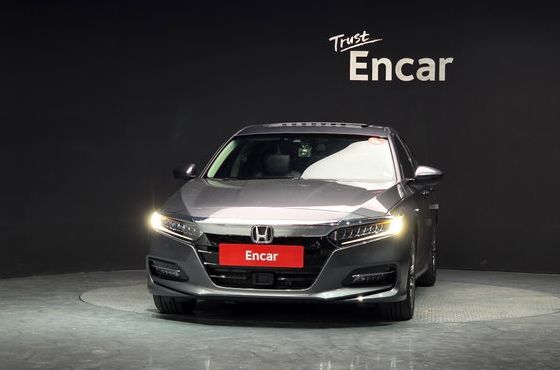 Honda Accord 2.0 Hybrid Touring — пробег 100 047 км — фото 3 из 5