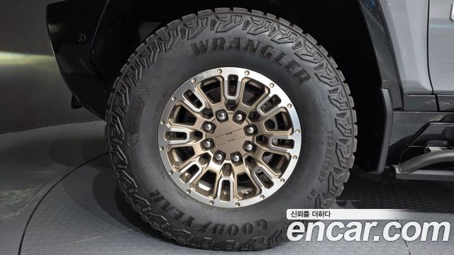GMC Hummer EV e4WD — пробег 2 150 км — фото 5 из 5