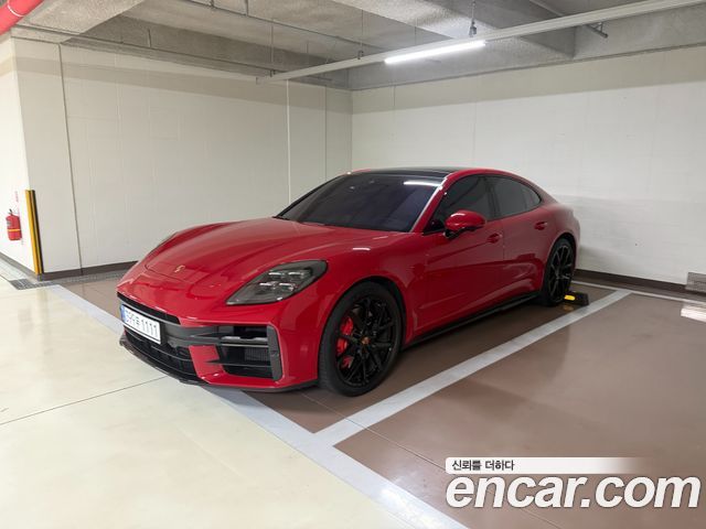 Porsche Panamera 4.0 GTS — пробег 11 200 км — фото 1 из 5