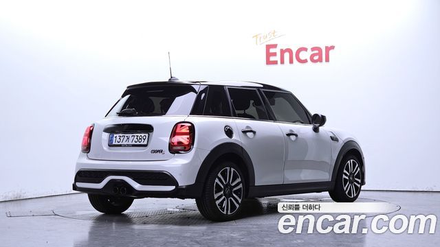 Mini Cooper 5Door Classic Third Generation — пробег 8 462 км — фото 2 из 5