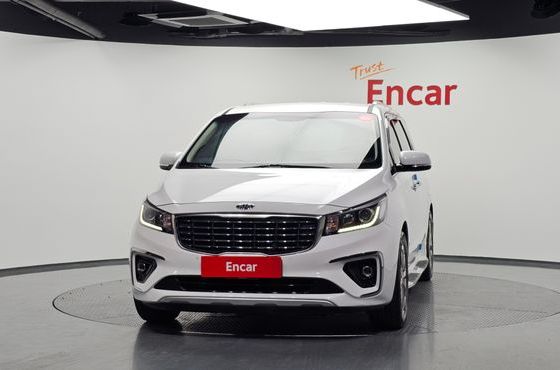 Kia Carnival 9-Seater Prstige — пробег 99 983 км — фото 3 из 5
