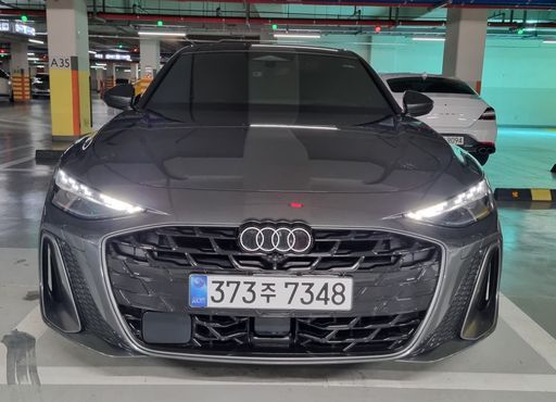 Audi A6 55 TFSI Quattro S Line — пробег 4 000 км — фото 2 из 5