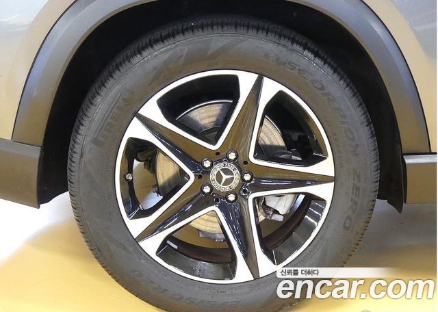 Mercedes-Benz GLE-Class GLE350e 4MATIC — пробег 23 000 км — фото 5 из 5