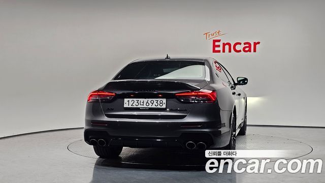 Maserati Quattroporte из Кореи Encar