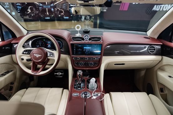 Bentley Bentayga 4.0 V8 Atelier Edition — пробег 15 000 км — фото 5 из 5