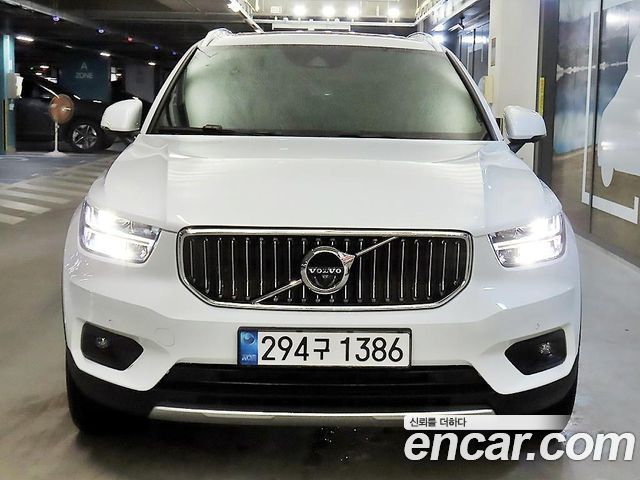 Volvo XC40 B4 Inscription — пробег 32 172 км — фото 2 из 5