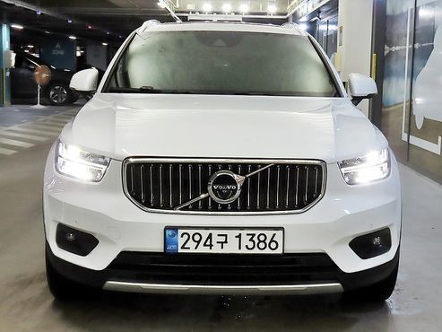 Volvo XC40 B4 Inscription — пробег 32 172 км — фото 2 из 5