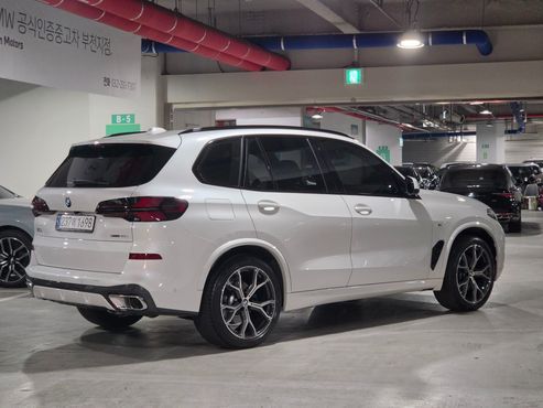 BMW X5 xDrive 40i M Sport — пробег 15 375 км — фото 2 из 5