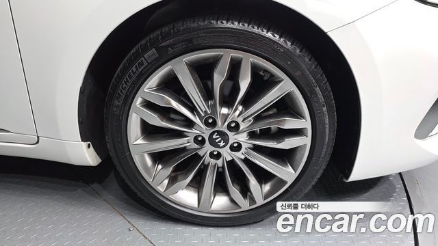 Kia K7 из Кореи Encar
