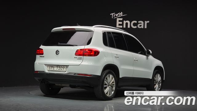 Volkswagen Tiguan 2.0 TDI  Premium 5N — пробег 102 724 км — фото 2 из 5