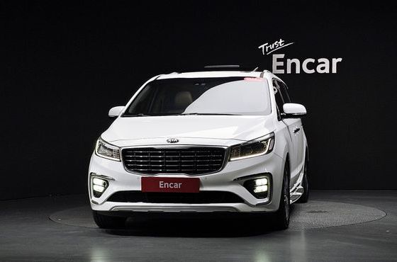 Kia Carnival 9-Seater Noblesse Special — пробег 102 132 км — фото 3 из 5