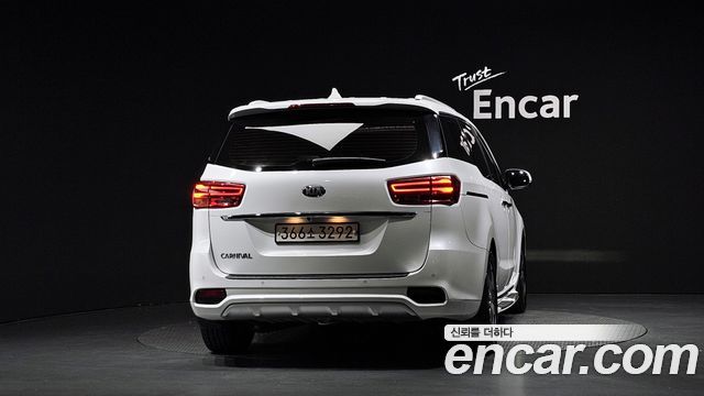 Kia Carnival из Кореи Encar