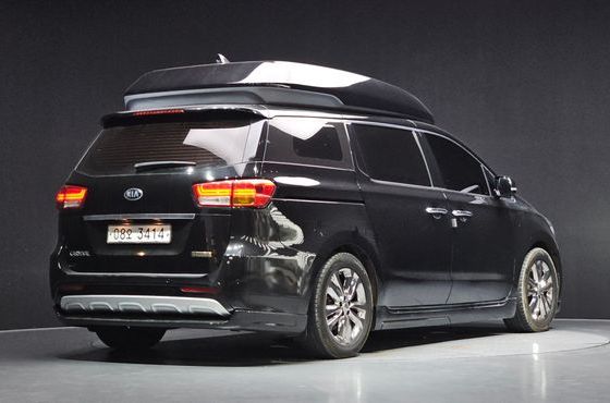Kia Carnival 7-seater Hi-limousine VIP — пробег 136 011 км — фото 2 из 5