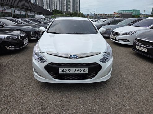 Hyundai Sonata 2.0 Premier — пробег 208 845 км — фото 1 из 5
