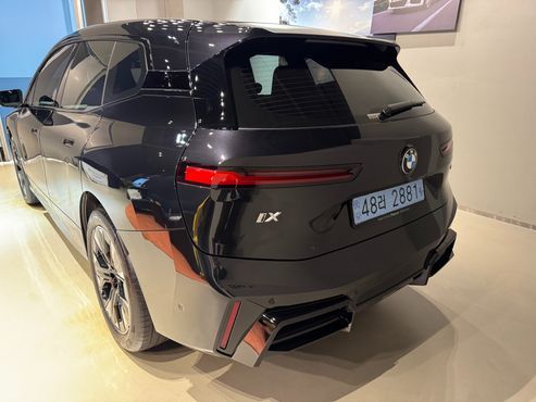 BMW iX xDrive45 M Sport — пробег 1 125 км — фото 4 из 5