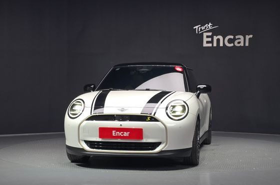 Mini Cooper SE Favoured — пробег 9 355 км — фото 3 из 5