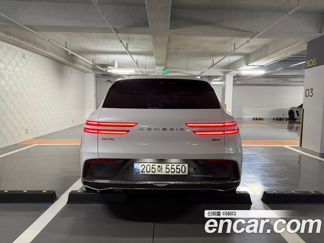 Genesis GV70 2.5T Gasoline AWD — пробег 13 378 км — фото 4 из 5