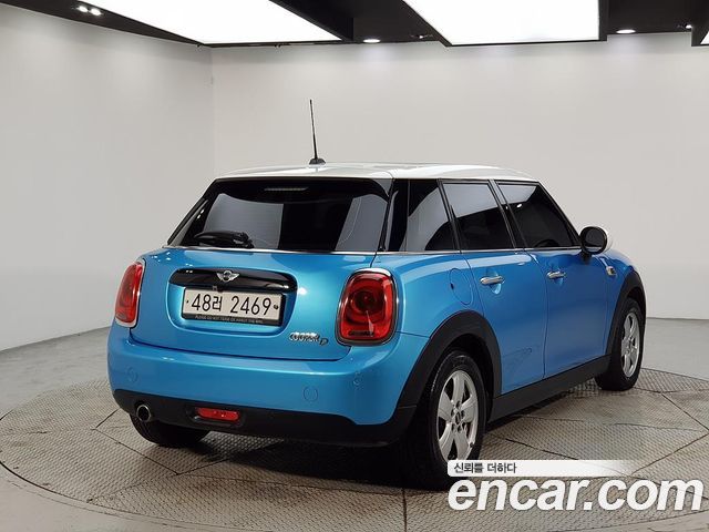 Mini Cooper 5Door Mid 3rd — пробег 119 902 км — фото 4 из 5