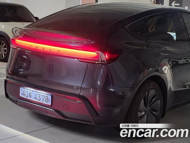 Tesla Model Y RWD — пробег 7 000 км — фото 4 из 5