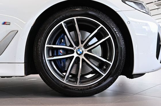 BMW 5-Series 520i M Sport — пробег 23 367 км — фото 5 из 5