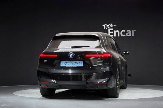 BMW iX xDrive50 Sports Plus — пробег 38 095 км — фото 4 из 5