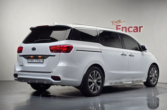Kia Carnival 9-Seater Noblesse Special — пробег 69 627 км — фото 2 из 5