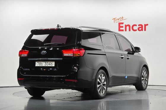 Kia Carnival 11-seater Noblesse — пробег 58 727 км — фото 2 из 5