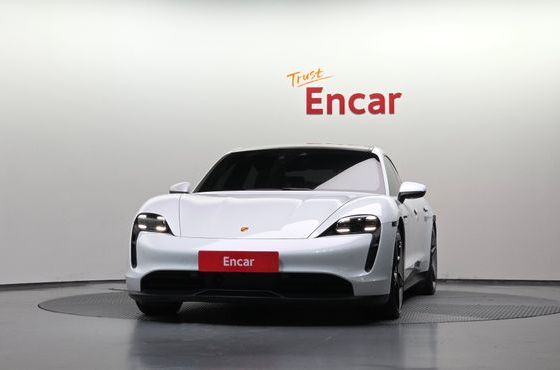 Porsche Taycan 4S — пробег 8 502 км — фото 3 из 5