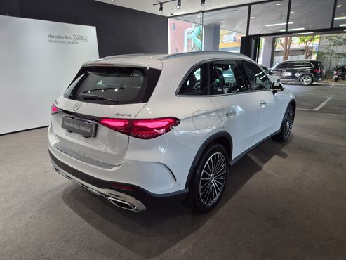 Mercedes-Benz GLC-Class GLC300 4MATIC AMG Line — пробег 1 568 км — фото 2 из 5