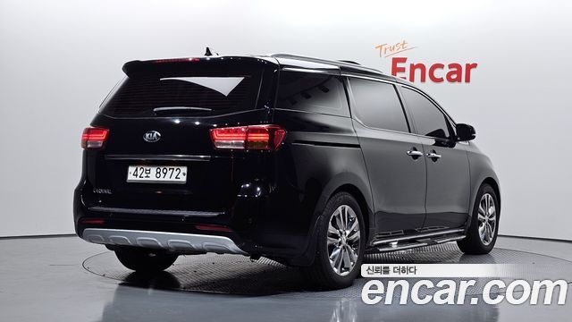 Kia Carnival из Кореи Encar