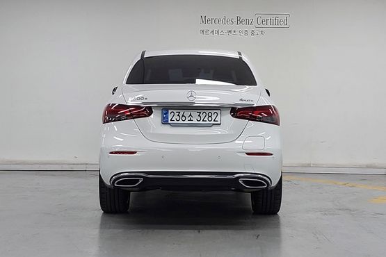 Mercedes-Benz E-Class E300e 4MATIC Exclusive — пробег 37 938 км — фото 4 из 5