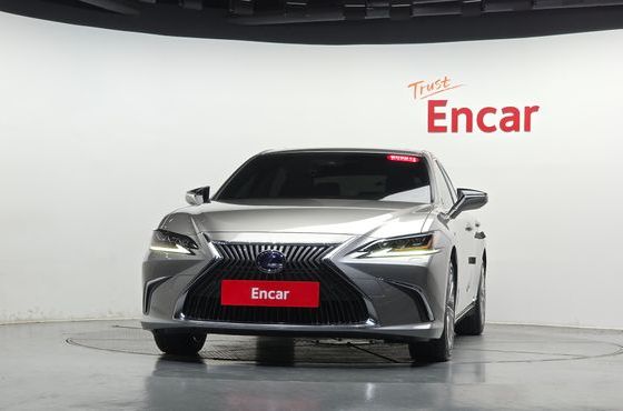 Lexus ES Executive — пробег 25 569 км — фото 3 из 5