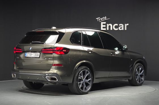 BMW X5 xDrive 30d M Sport — пробег 4 010 км — фото 2 из 5