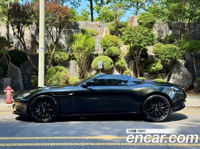Astonmartin DB11 4.0 V8 Volante — пробег 4 100 км — фото 3 из 5