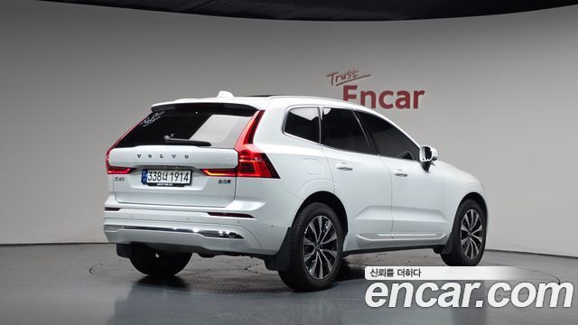 Volvo XC60 B5 Ultimate Bright — пробег 46 821 км — фото 2 из 5